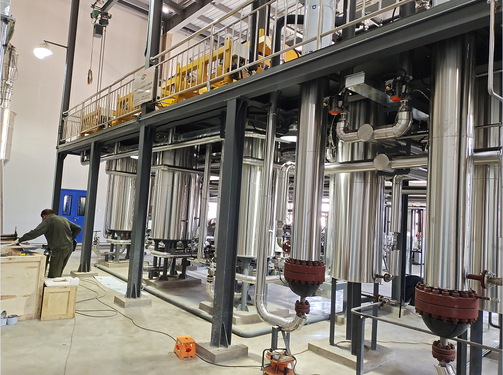 CAREDDI Supercritical CO2 Extraction Machine 2100L(700Lx3) Model