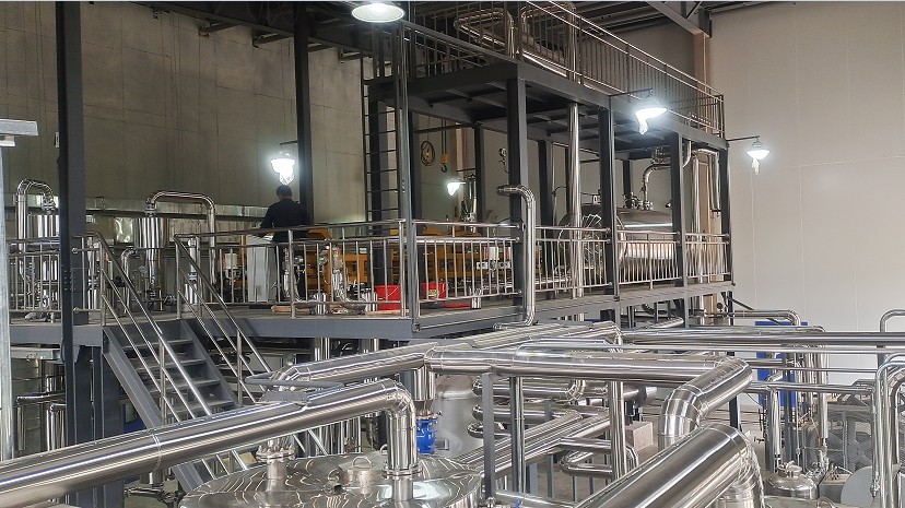 CAREDDI Supercritical CO2 Extraction Machine 2100L(700Lx3) Model