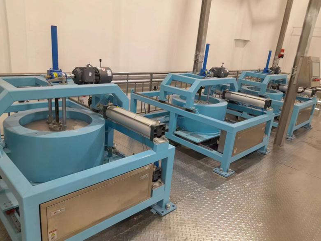 CAREDDI Supercritical CO2 Extraction Machine 600L(200Lx3) Model